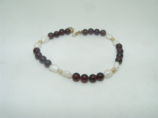 14k yellow gold garnet beads and fresh water pearls bracelet 5mm